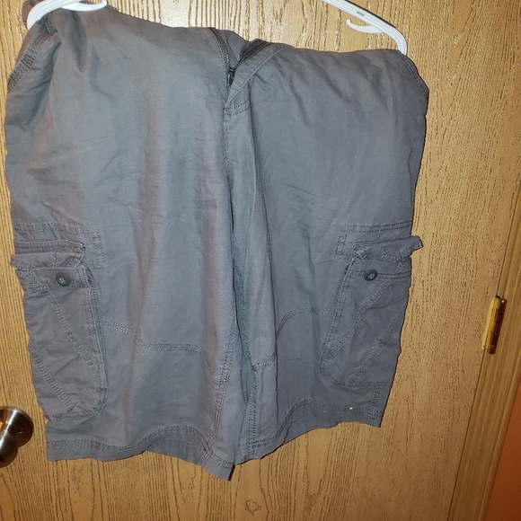 Urban Pipeline Cargo Shorts - Picture 4 of 5